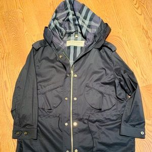 Burberry women’s lightweight jacket